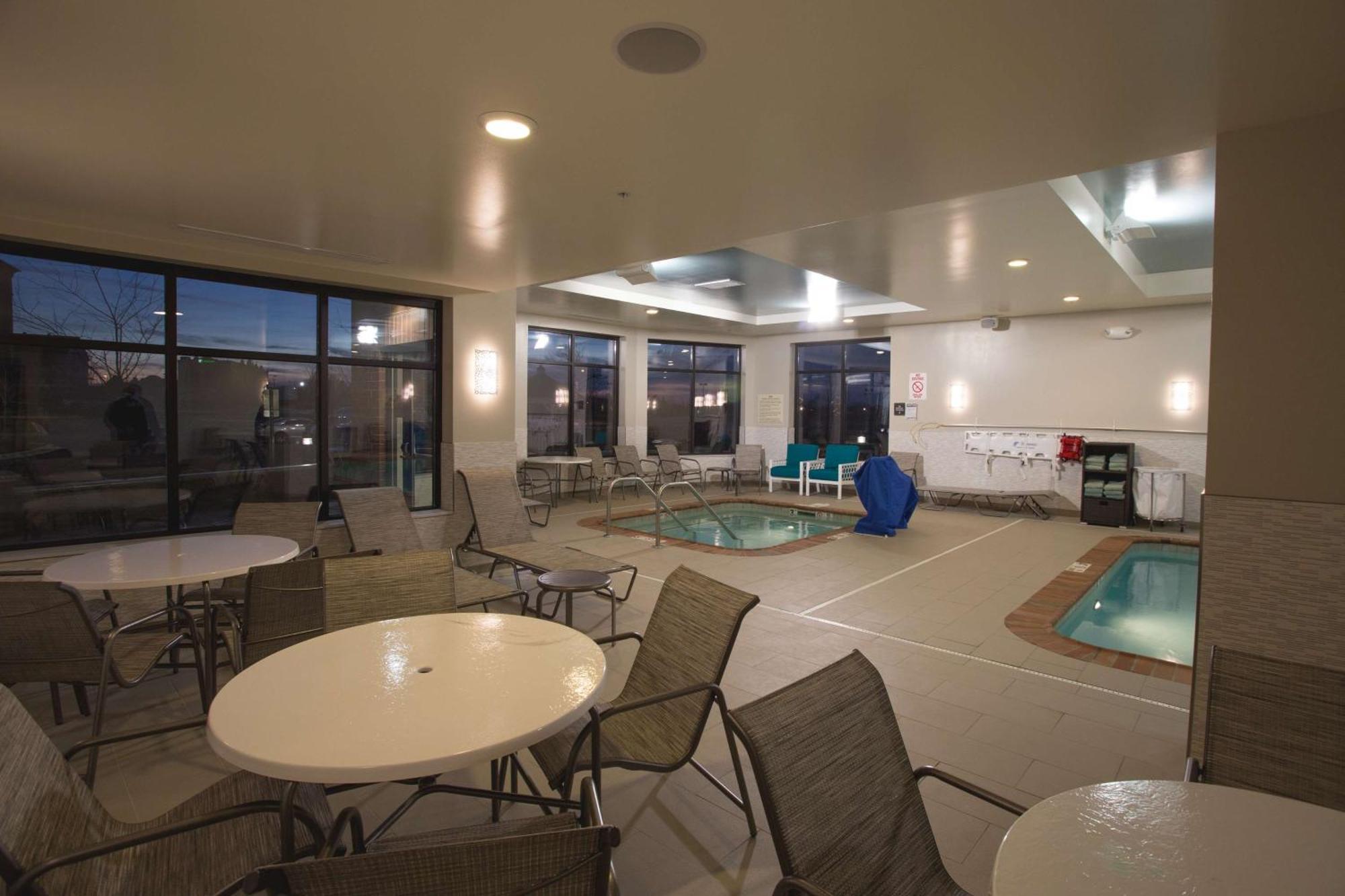 Hilton Garden Inn Bolingbrook I-55 Екстер'єр фото